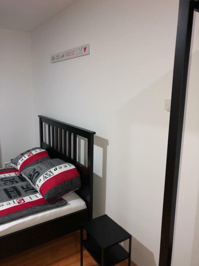 Apartment 4 Rent Bochum Esterno foto